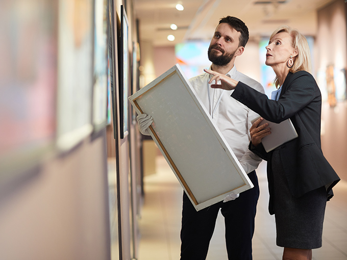 Do I have to pay tax when selling or gifting personal possessions?