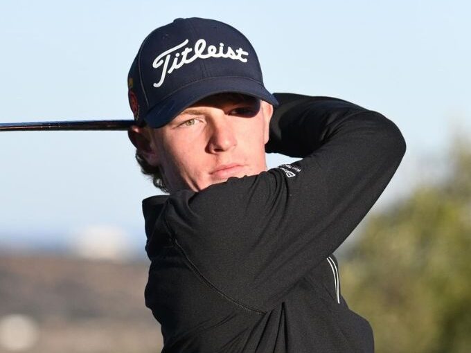Sponsorship for champion junior golfer on professional tour